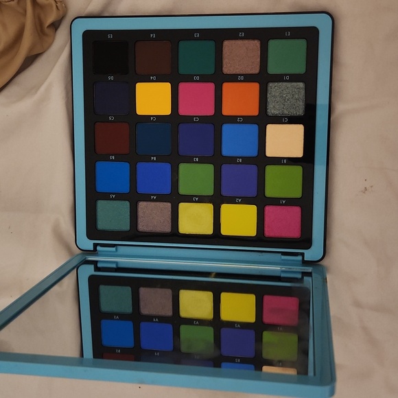 Anastasia Beverly Hills Other - Anastasia Beverly hills norvina palette